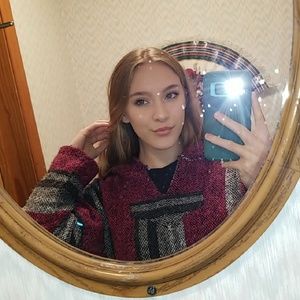 Meet your Posher, Macie